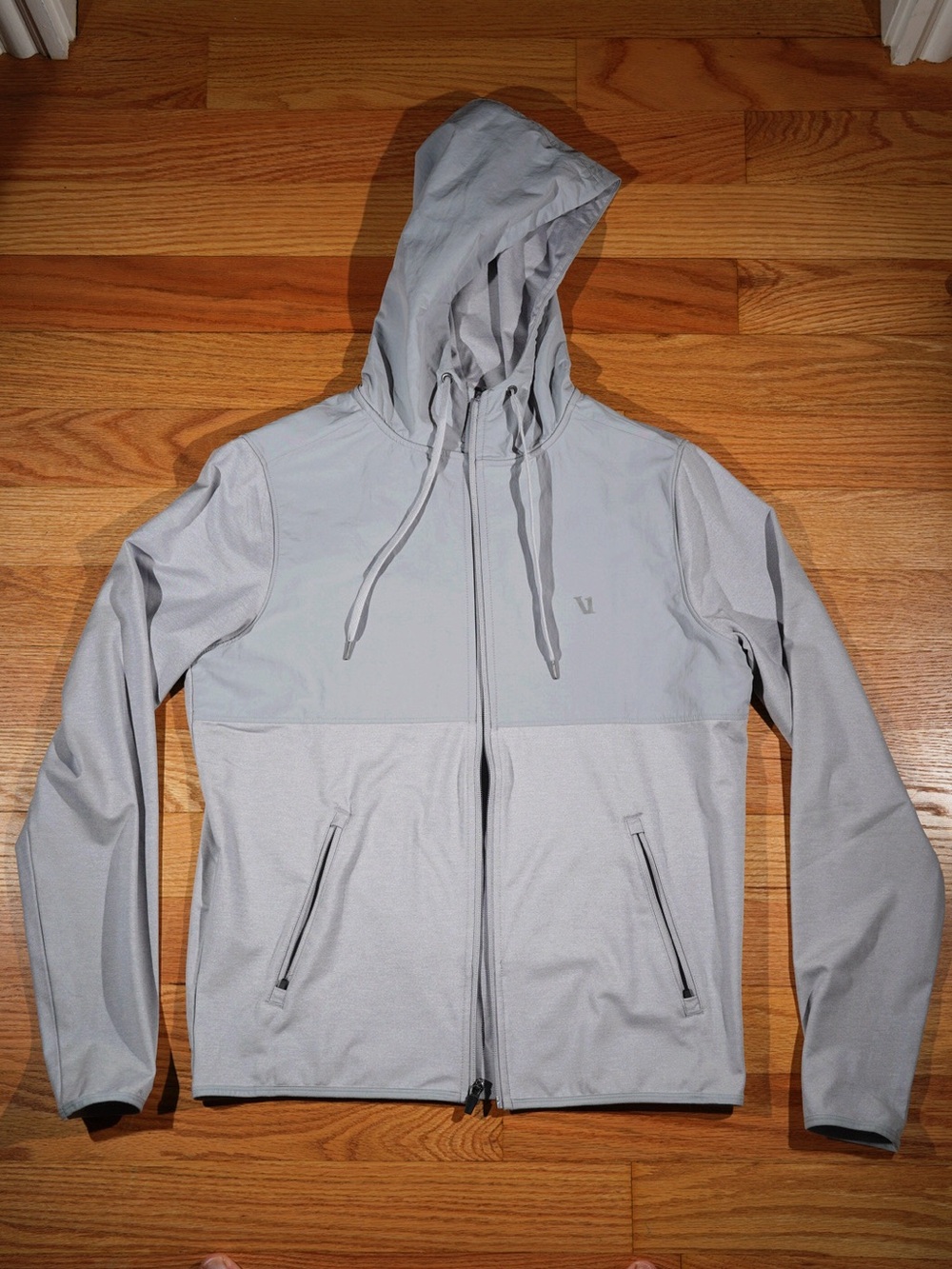 NWOT Vuori Men’s Sunday Element Jacket - Light Gray - S Small